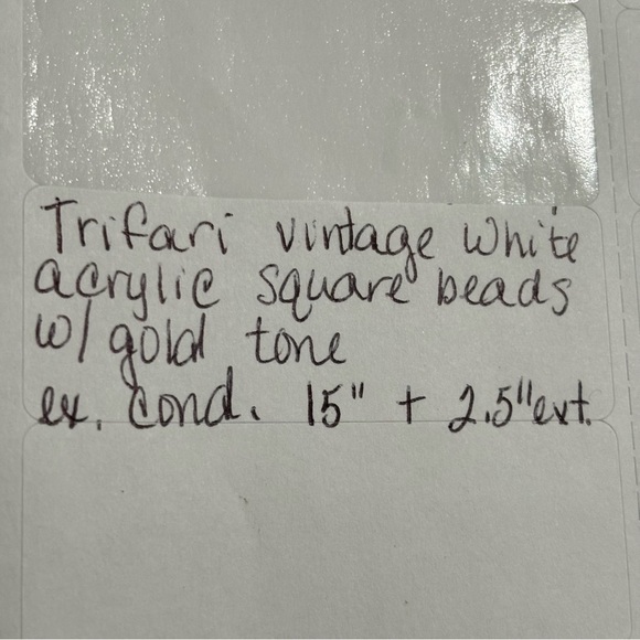 Trifari acrylic and gold tone necklace choker - Picture 6 of 6